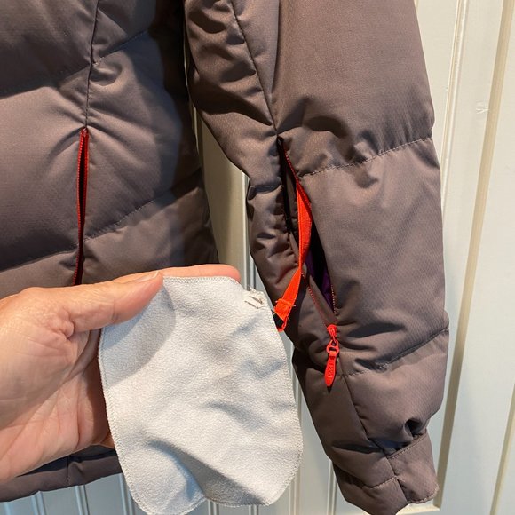 The North Face 550 Down Jacket - Size Small - Picture 3 of 14